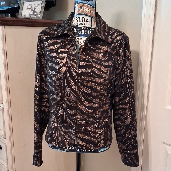 Linear Jackets & Blazers - Elegant Brown Patterned Women's Blazer